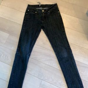 Skinny jeans